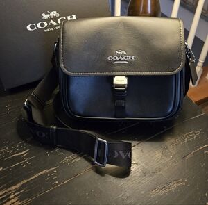 Coach Black Leather Crossbody Bag with Classic Design
